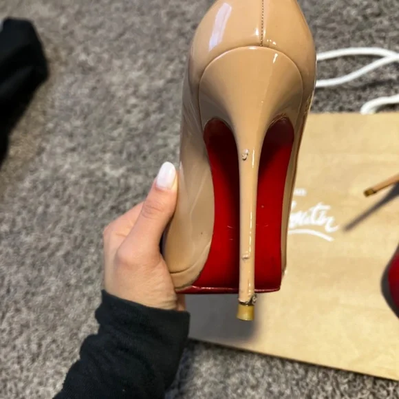 CHRISTIAN LOUBOUTIN - Picture 3 of 6